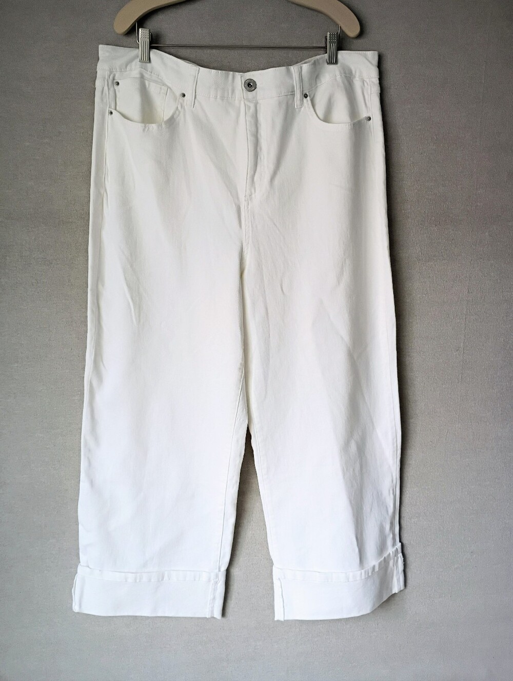 INC International Concepts Wide Leg Cropped Cuffed White Jeans Size 18